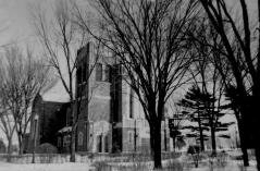 thumbs/CAMPUS 24 OUR LADY CHAPEL FROM IN FRONT OF CAMPION HALL 1944.jpg